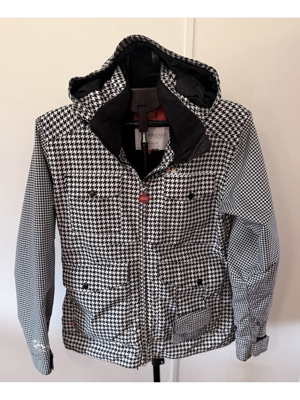 VTG Foursquare Women’s M Snowboard Jacket Black White Plaid 10k Waterproof Coat